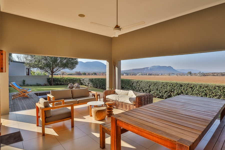 5 Bedroom Property for Sale in The Coves North West